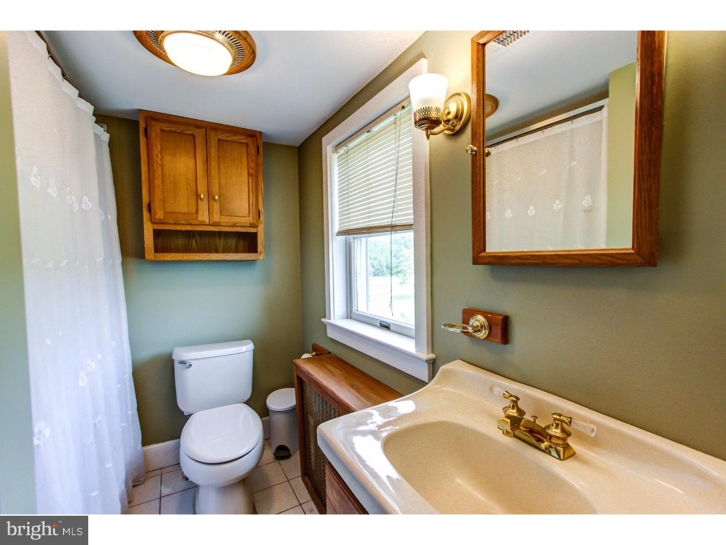 406 Ridge Road Sellersville, PA 18960 - Photo 14 of 25 Bathroom