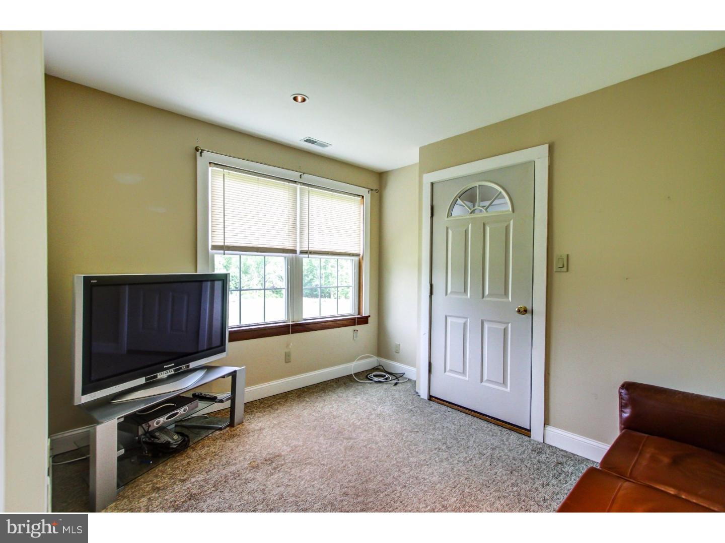 406 Ridge Road Sellersville, PA 18960 - Photo 17 of 25 Living Room