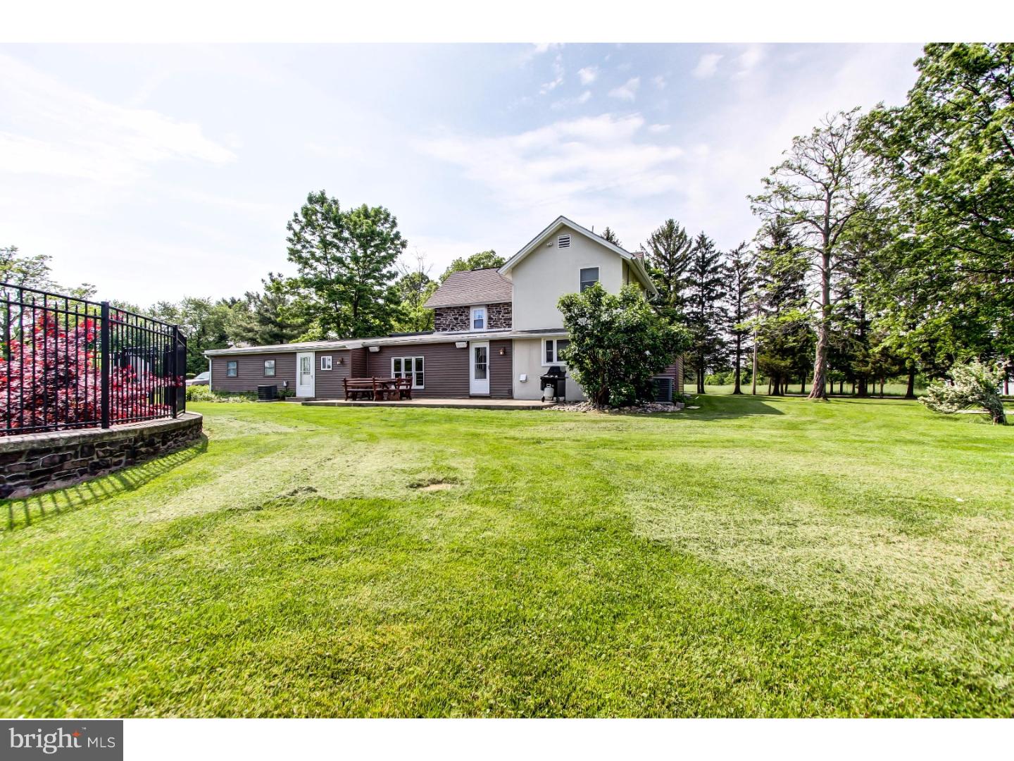 406 Ridge Road Sellersville, PA 18960 - Photo 22 of 25 Exterior Back