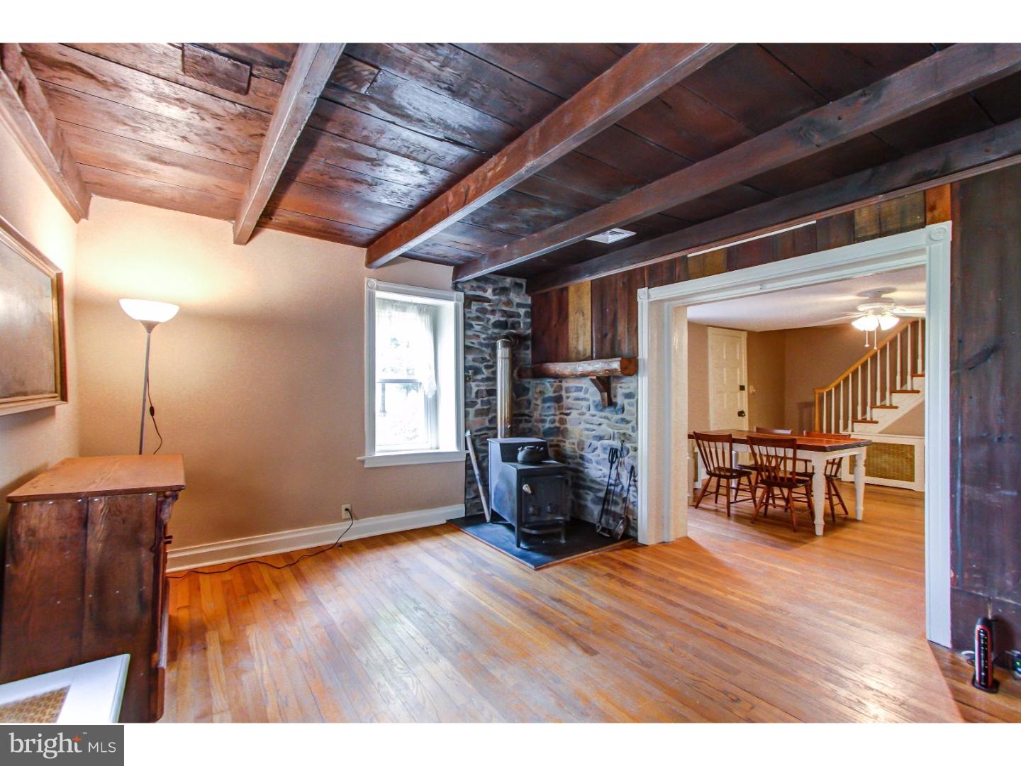 406 Ridge Road Sellersville, PA 18960 - Photo 9 of 25 Living Room