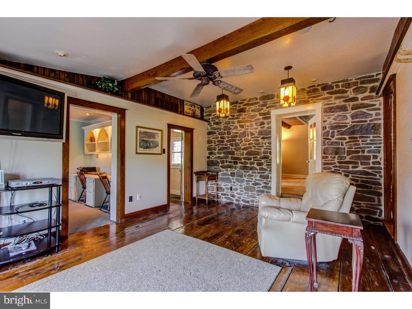 406 Ridge Road Sellersville, PA 18960 - Photo 10 of 25 Family Room