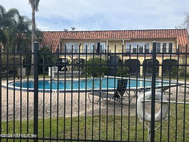 $95,000 | 6646 La Mirada Drive East, Unit 6, Jacksonville, FL 32217