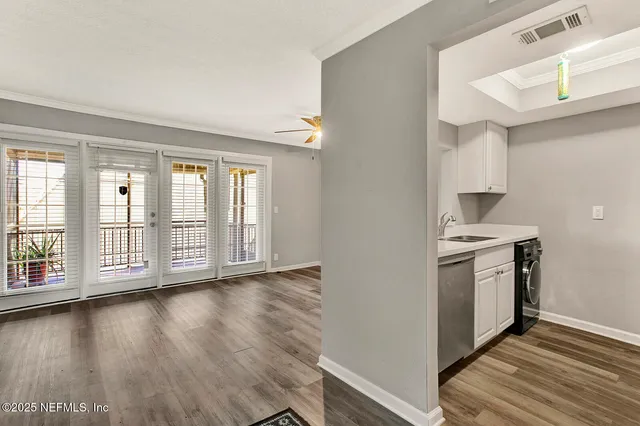 $95,000 | 6646 La Mirada Drive East, Unit 6, Jacksonville, FL 32217