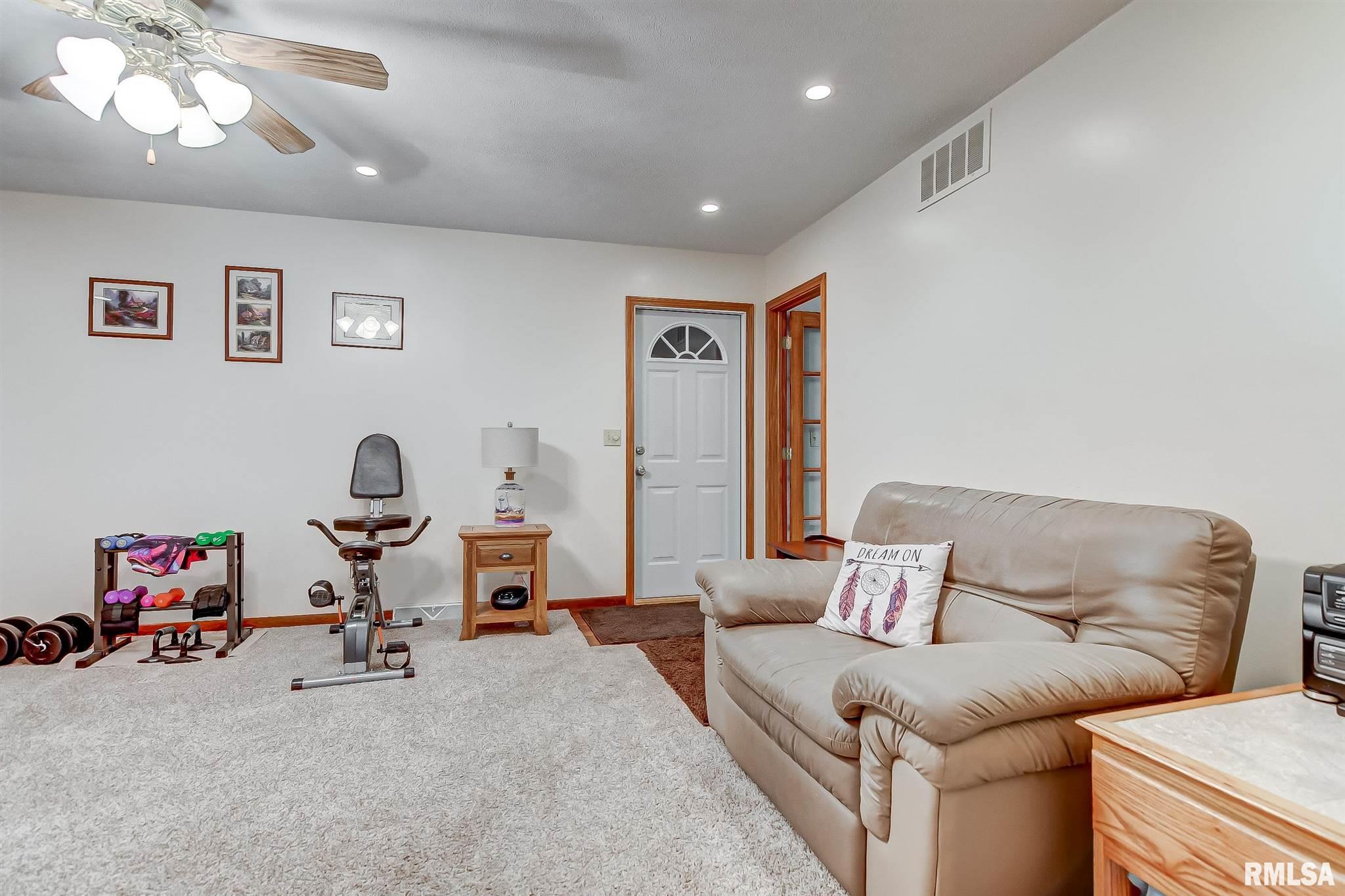 42 Woods Mill Road Sherman, IL 62684 - Photo 17 of 41 Gallery Image 17