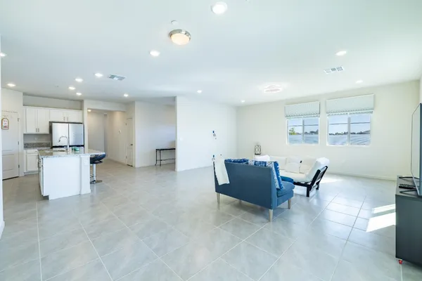$675,000 | 989 Carbahal Street, Winters, CA 95694