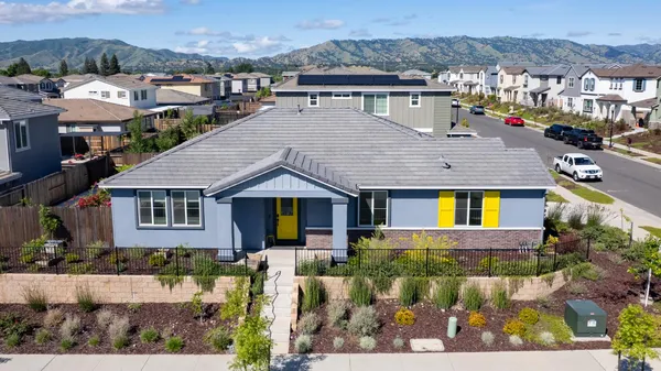 $675,000 | 989 Carbahal Street, Winters, CA 95694