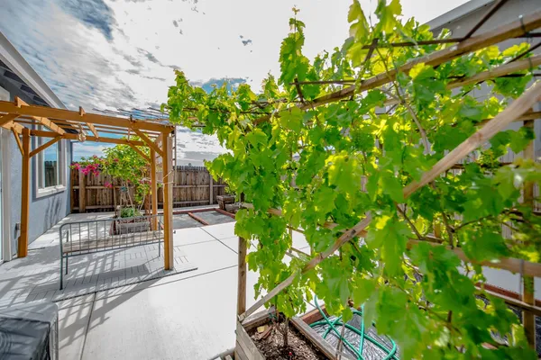 $675,000 | 989 Carbahal Street, Winters, CA 95694