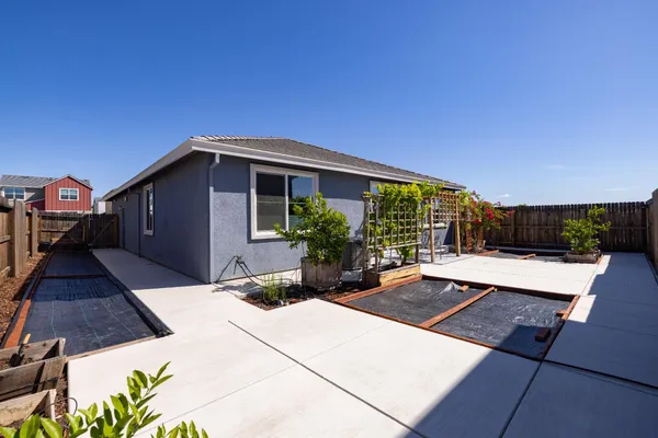 $675,000 | 989 Carbahal Street, Winters, CA 95694