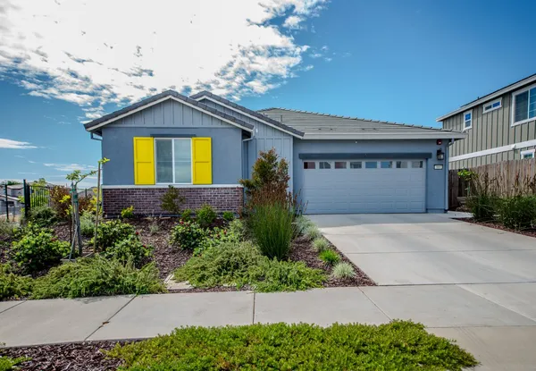 $675,000 | 989 Carbahal Street, Winters, CA 95694