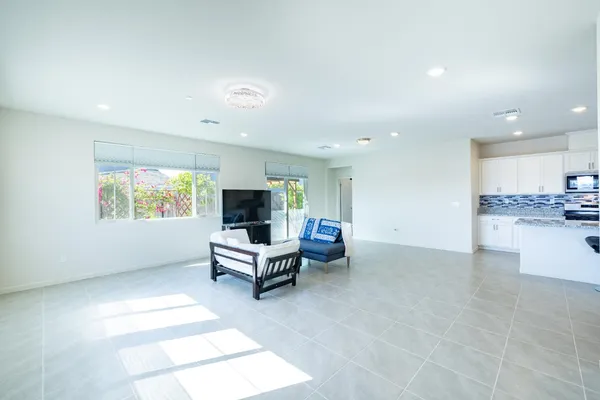$675,000 | 989 Carbahal Street, Winters, CA 95694