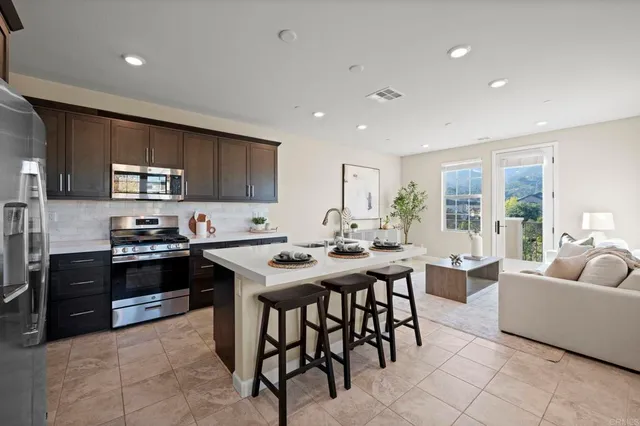 $999,000 | 21547 Trail Blazer Lane, Escondido, CA 92029