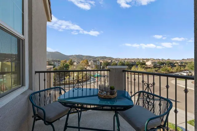$999,000 | 21547 Trail Blazer Lane, Escondido, CA 92029