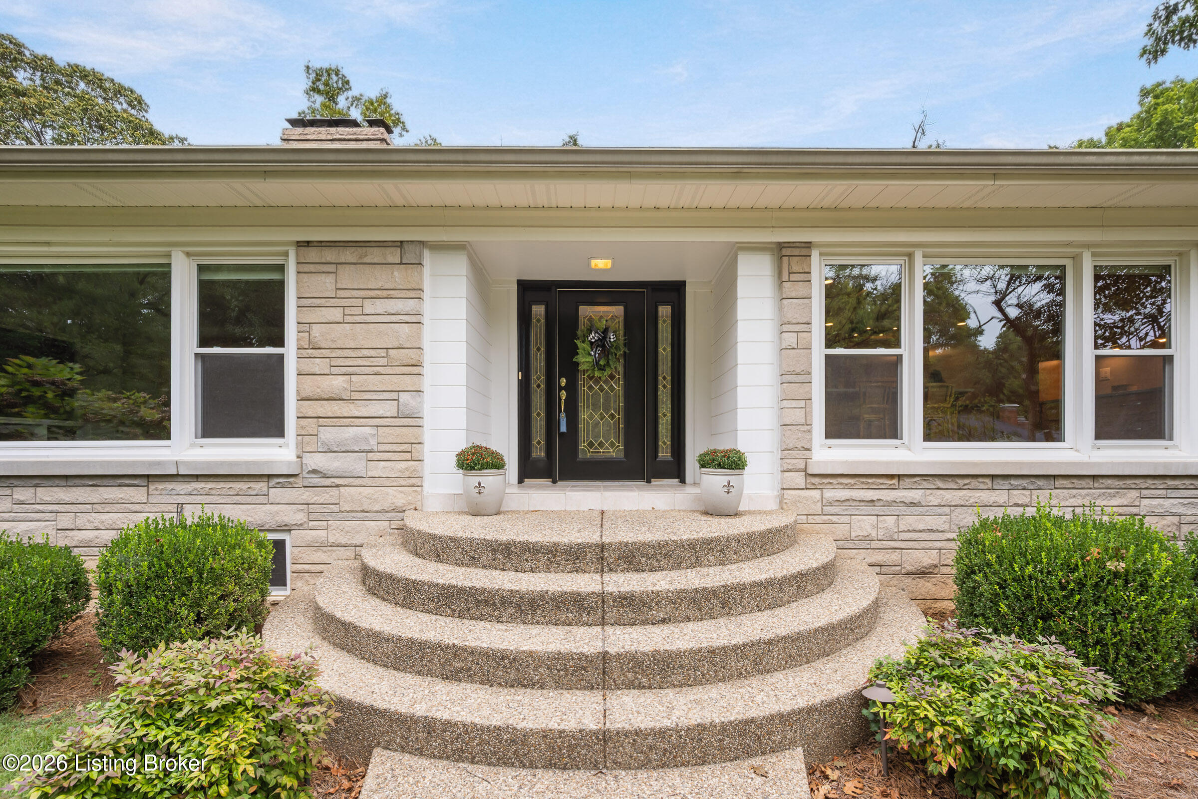 162 Arrowhead Road Louisville, KY 40207 - Photo 2 of 50 162 Arrowhead Rd-3