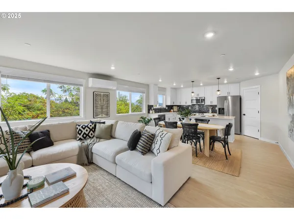 $925,000 | 541 Northwest 8th Avenue, Camas, WA 98607