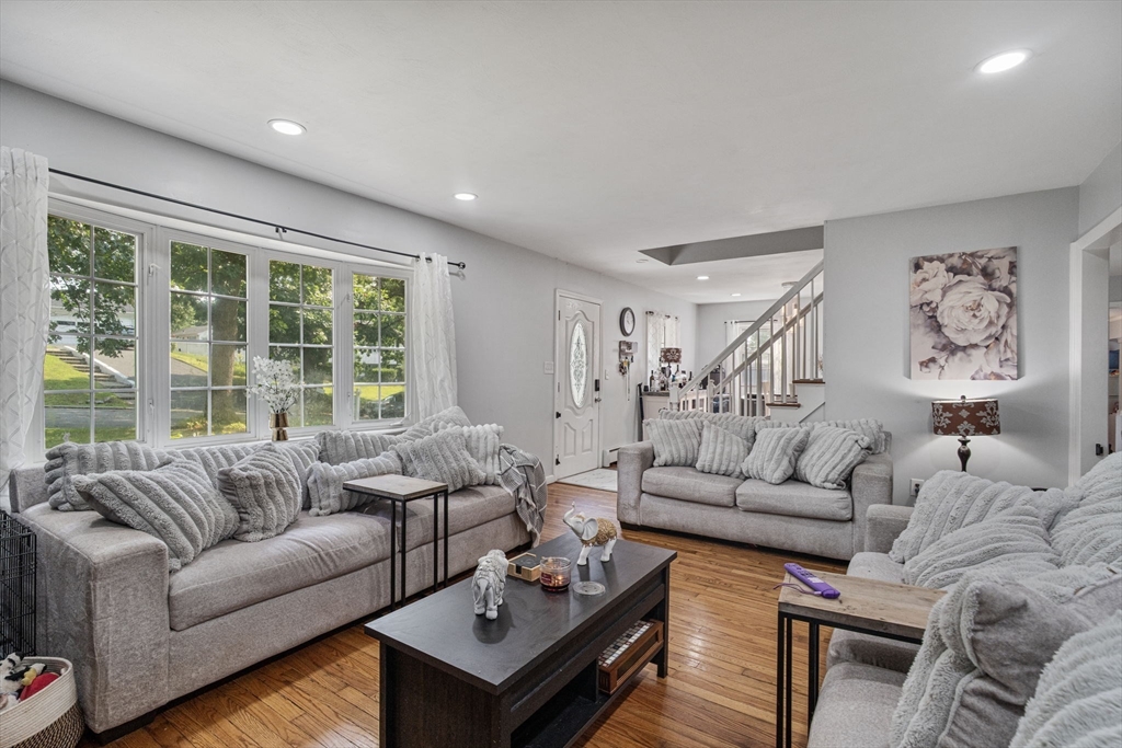 281 Newton Road Springfield, MA 01118 - Photo 5 of 42 Gallery Image 5