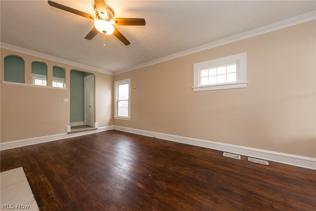 13379 Cedar Road Cleveland Heights, OH 44118 - Photo 5 of 27