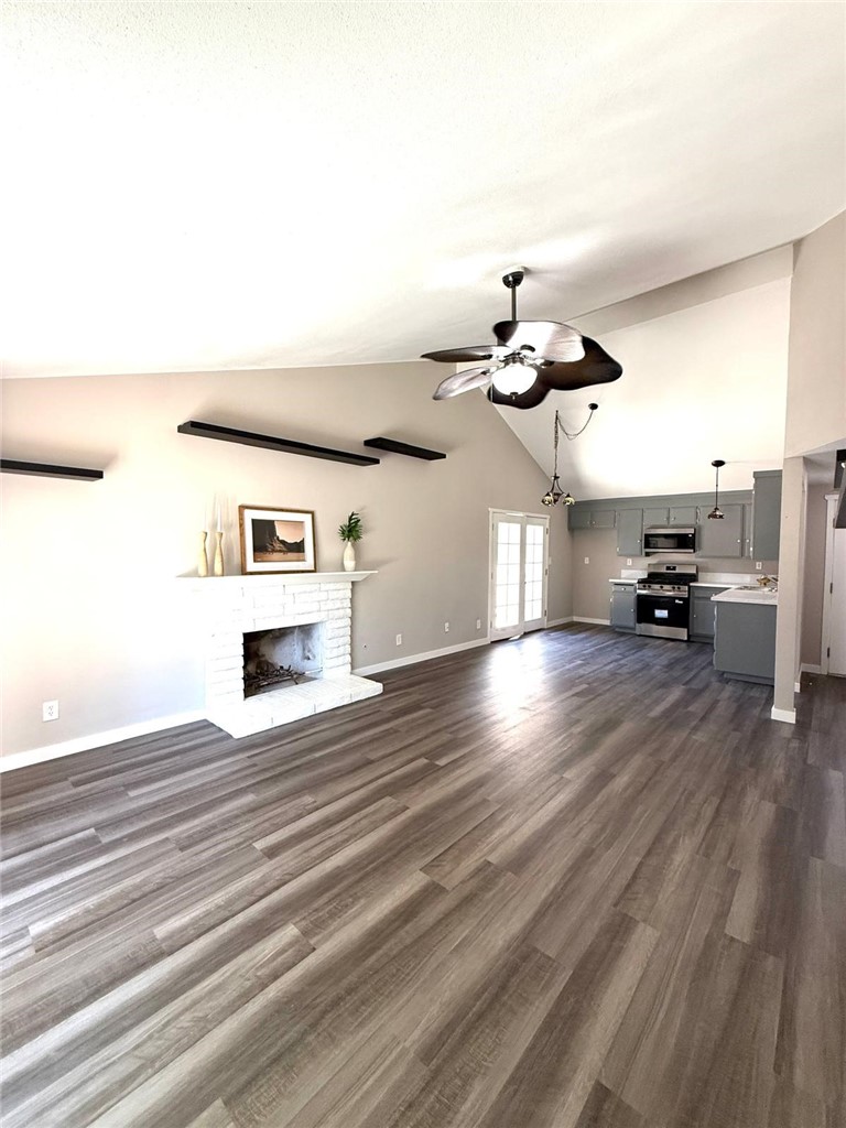 44251 Raysack Avenue Lancaster, CA 93535 - Photo 8 of 24 Kitchen/Dining room/Living room