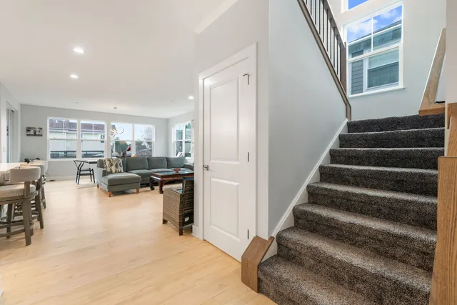 $729,900 | 580 Francesca Lane, Roselle, IL 60172