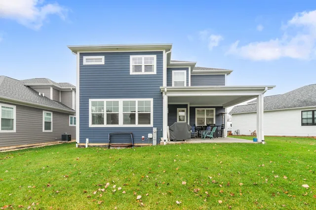 $729,900 | 580 Francesca Lane, Roselle, IL 60172