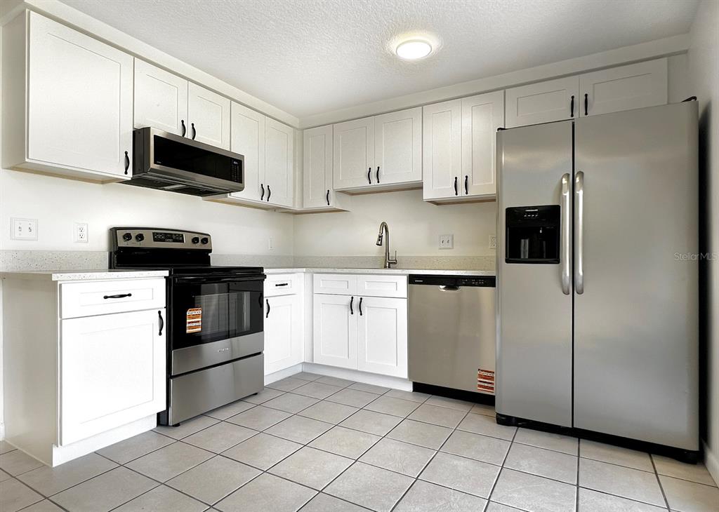 2307 Merrily Circle North Seffner, FL 33584 - Photo 13 of 26