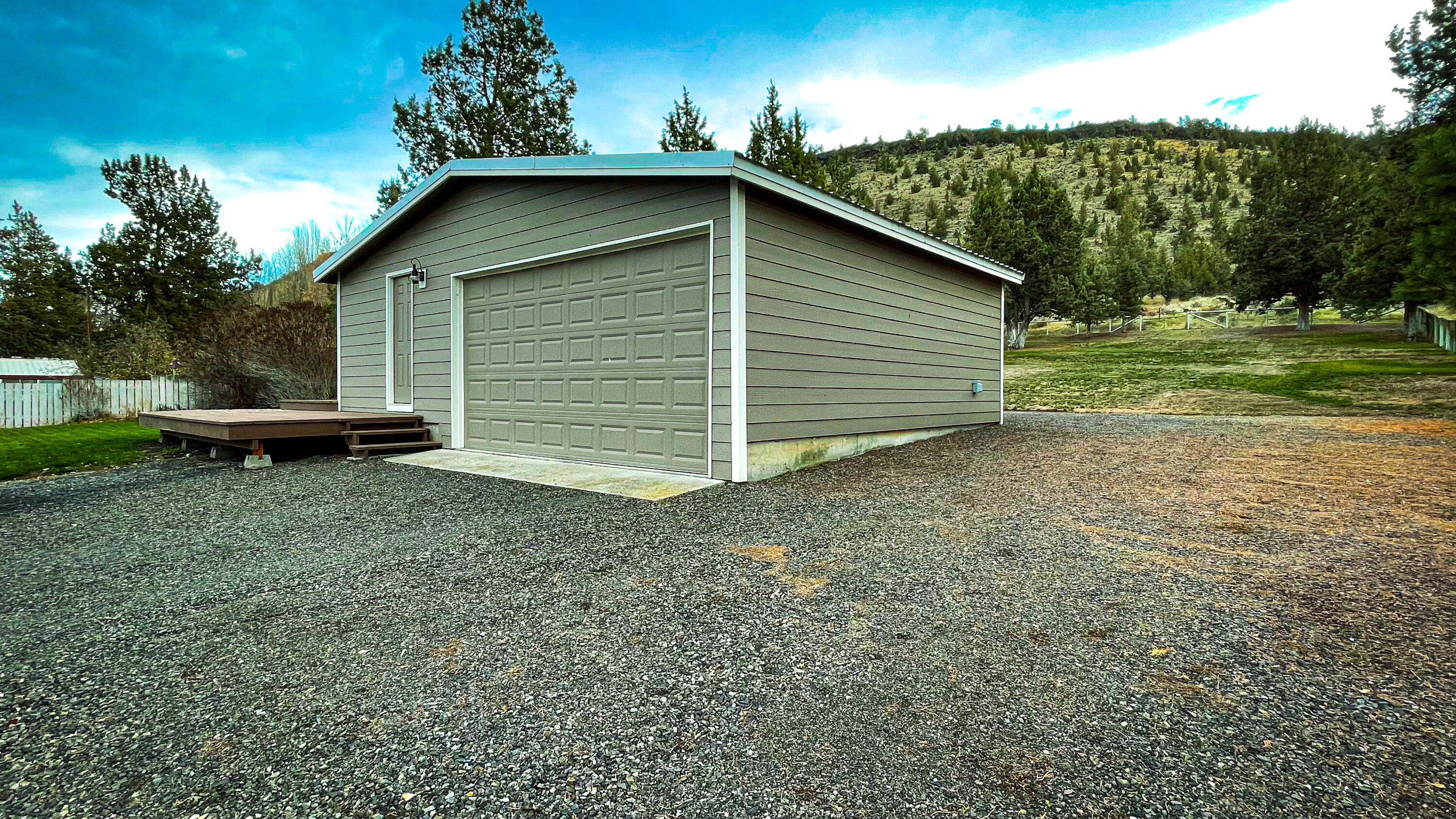 1098 Southwest Crestview Road Prineville, OR 97754 - Photo 15 of 26 Garage w/ Storage Area