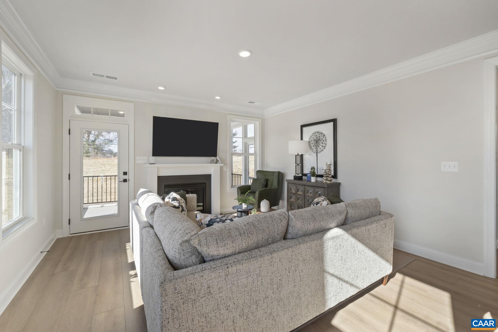 137 Springdale Road Waynesboro, VA 22980 - Photo 12 of 37 Gallery Image 12