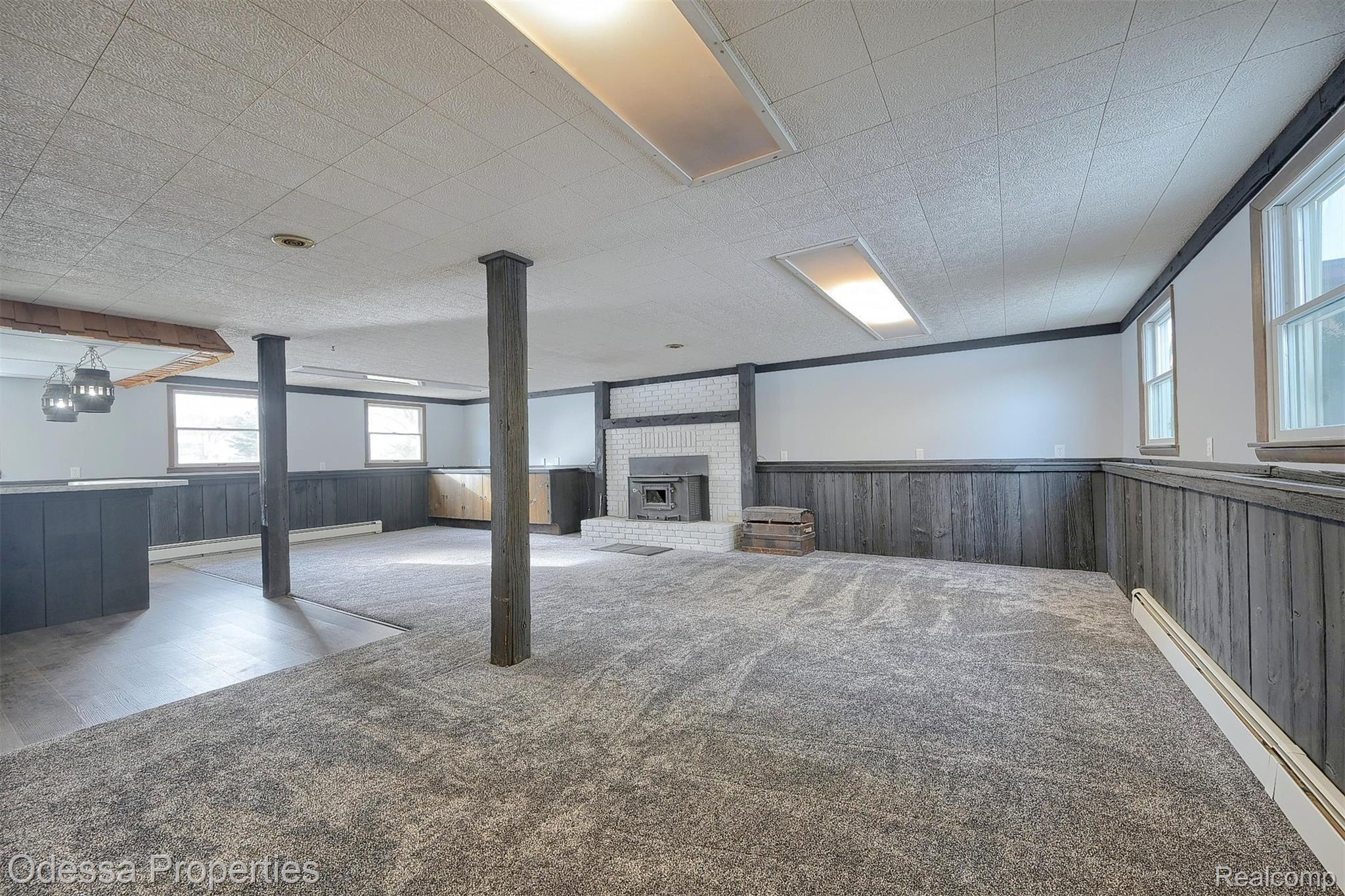 105 Seltzer Road Croswell, MI 48422 - Photo 14 of 84 14-Family-Room.jpg