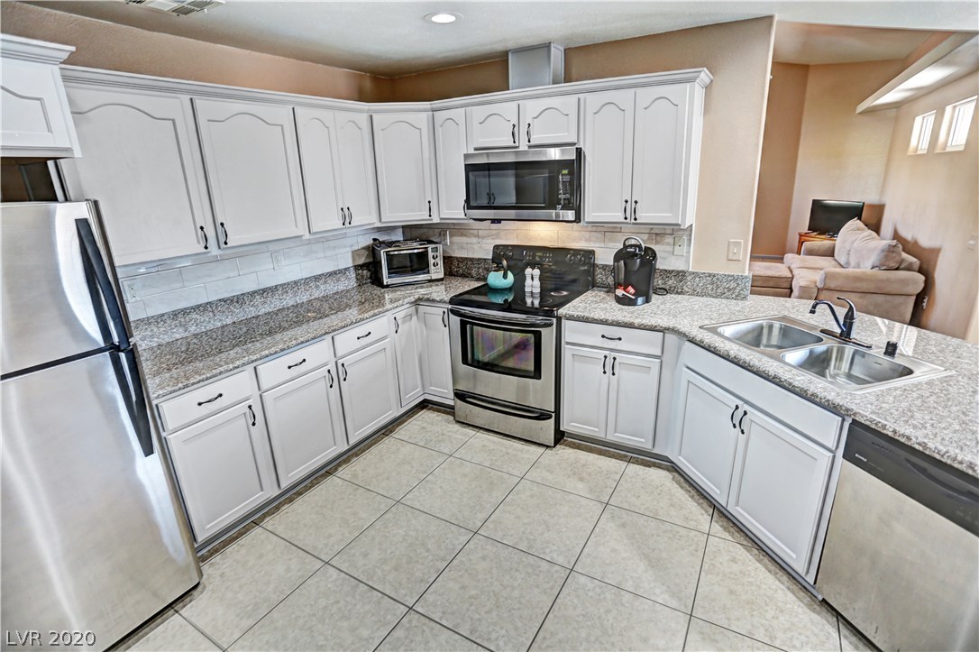 141 West Simkins Road Pahrump, NV 89060 - Photo 13 of 50 Gallery Image 13
