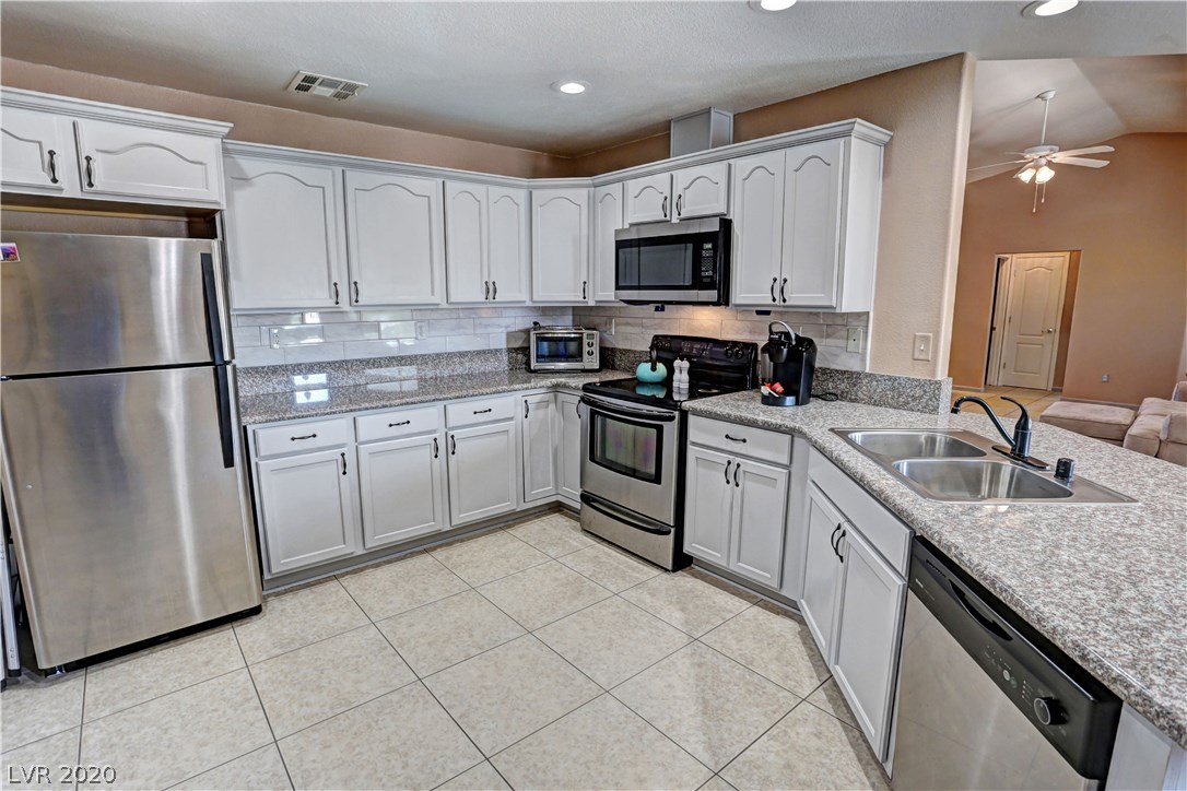 141 West Simkins Road Pahrump, NV 89060 - Photo 19 of 50 Gallery Image 19