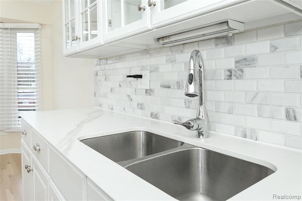 32257 Southfield Road Beverly Hills, MI 48025 - Photo 2 of 32