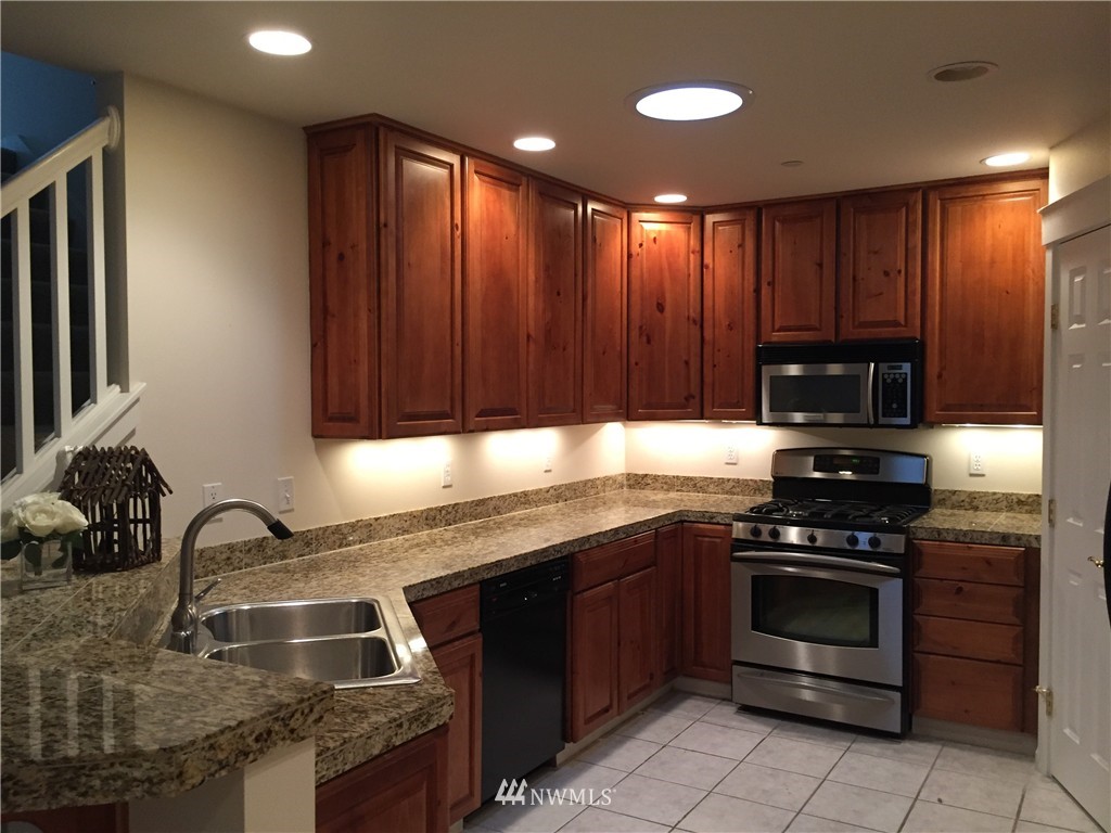 160 East Soderberg Road, Unit H22 Allyn, WA 98524 - Photo 7 of 25