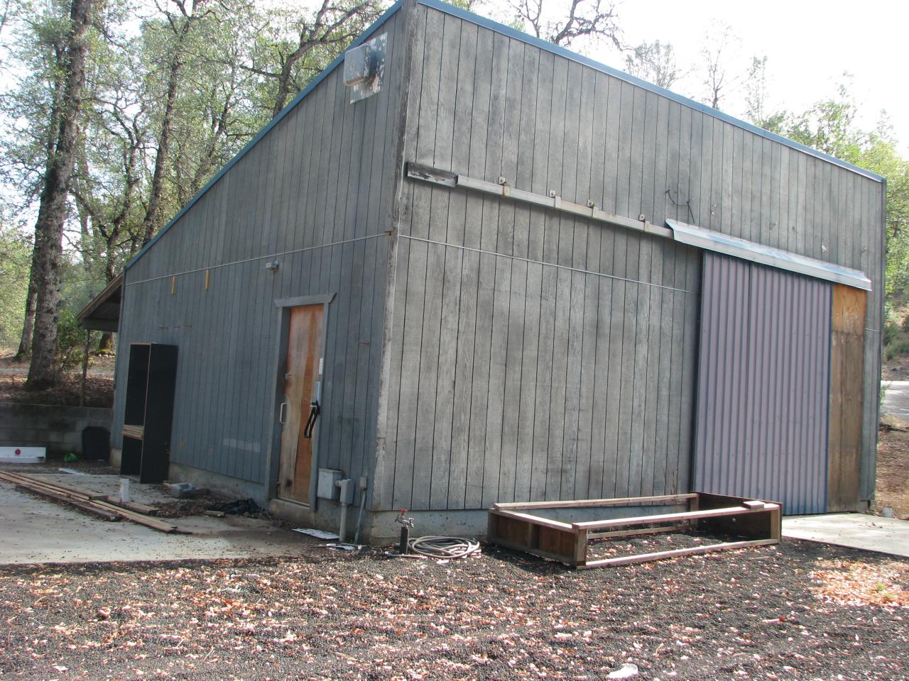 15898 Lower Springs Road Redding, CA 96001 - Photo 2 of 14 shop