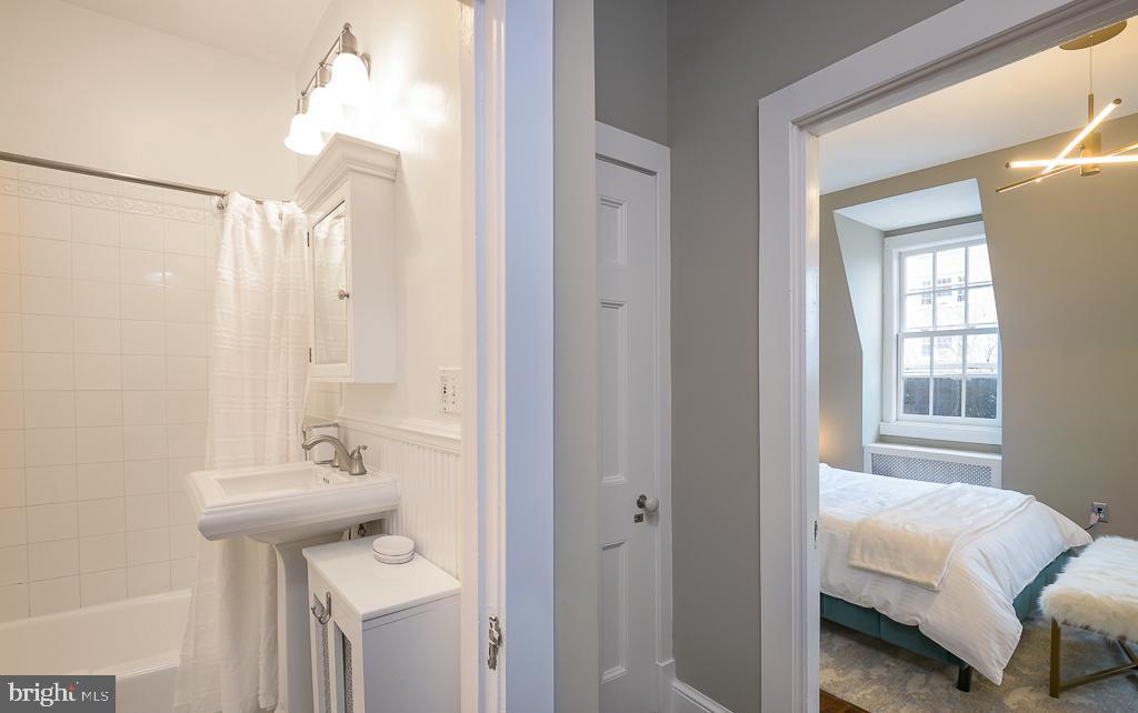 1904 R Street Northwest, Unit 5 Washington, DC 20009 - Photo 15 of 31 Gallery Image 15
