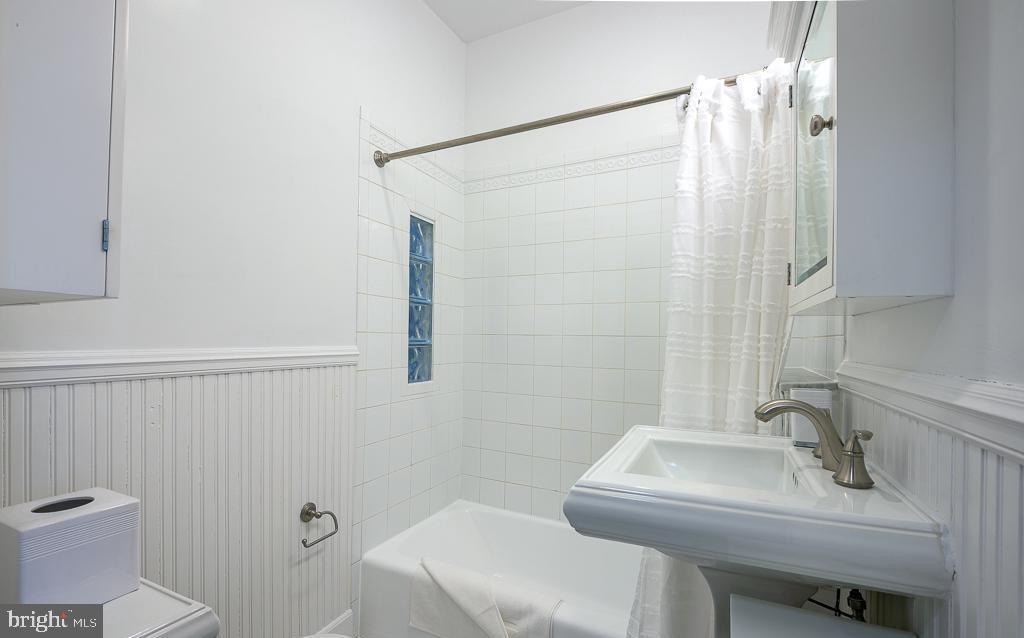1904 R Street Northwest, Unit 5 Washington, DC 20009 - Photo 16 of 31 Gallery Image 16