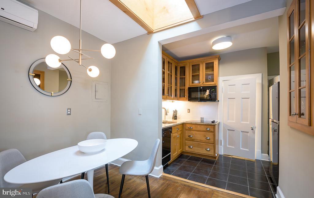 1904 R Street Northwest, Unit 5 Washington, DC 20009 - Photo 6 of 31 Gallery Image 6
