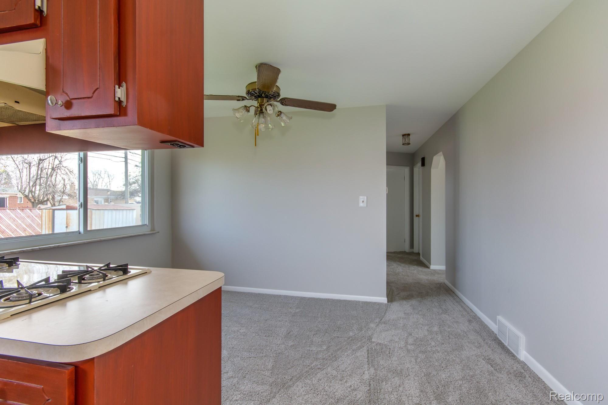 15125 Reeck Road Southgate, MI 48195 - Photo 9 of 28 DSC_4243enf.jpg