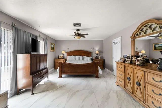 $420,000 | 1539 Highcrest Circle, Valrico, FL 33596