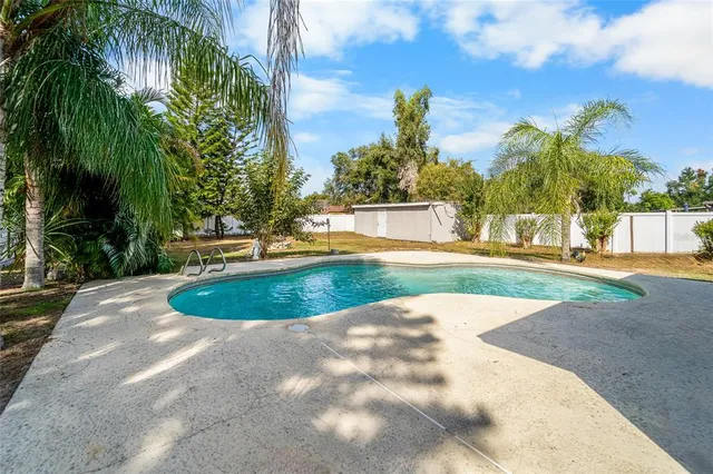 $420,000 | 1539 Highcrest Circle, Valrico, FL 33596