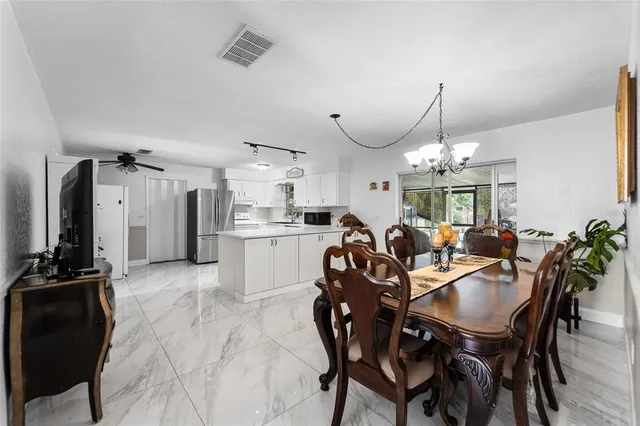 $420,000 | 1539 Highcrest Circle, Valrico, FL 33596