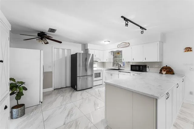 $420,000 | 1539 Highcrest Circle, Valrico, FL 33596