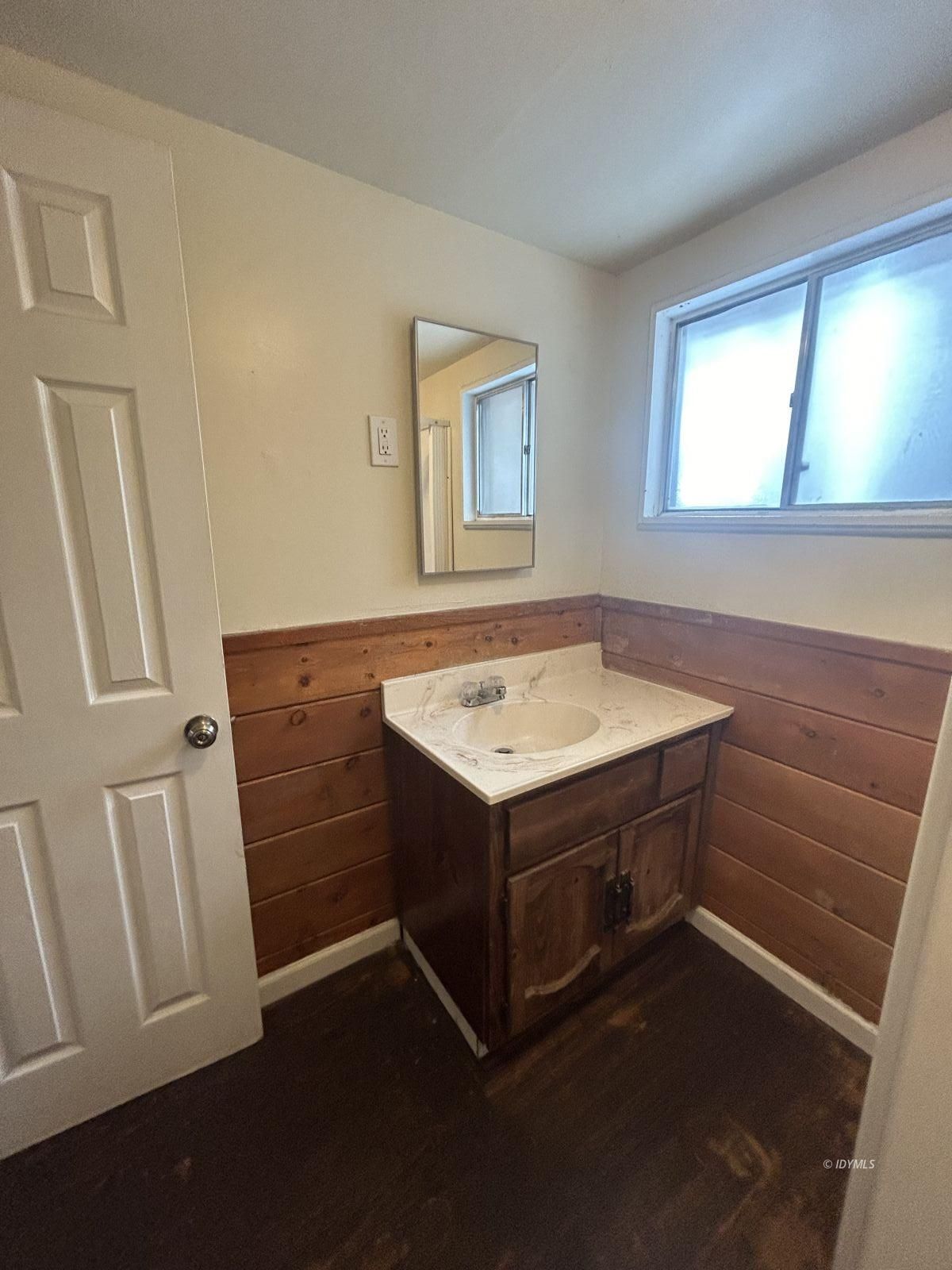 25055 Marion Ridge Drive, Unit 5 Idyllwild, CA 92549 - Photo 9 of 15 a utility room with sink dryer and washer