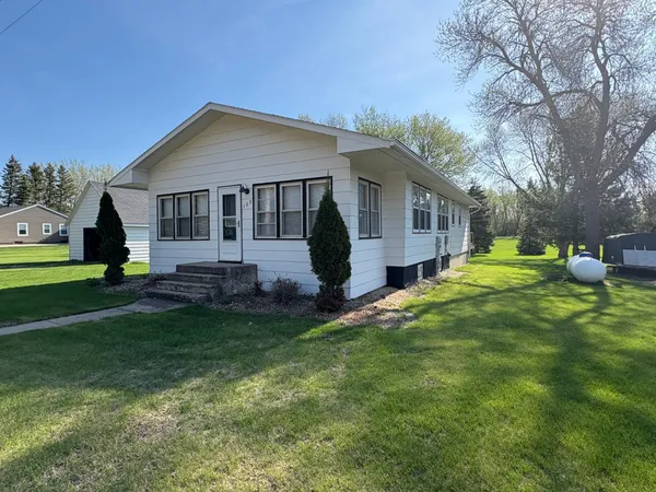 $78,050 | 109 7th Street North, Danvers, MN 56231