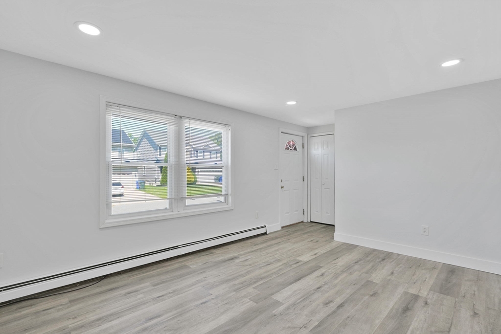 217 Mazarin Street Springfield, MA 01151 - Photo 14 of 33