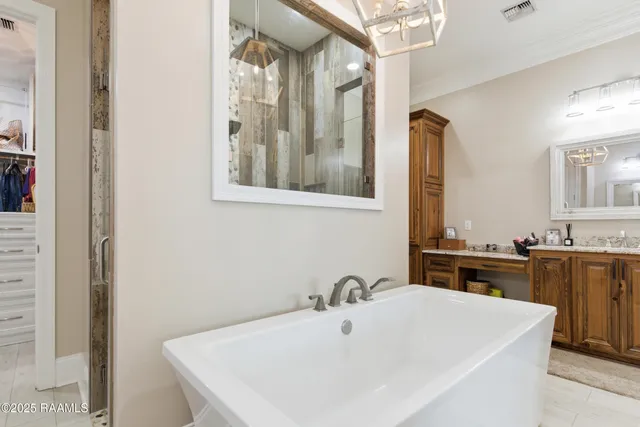 $1,600,000 | 234 Cypress Bend, Scott, LA 70583