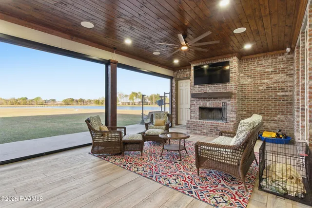 $1,600,000 | 234 Cypress Bend, Scott, LA 70583