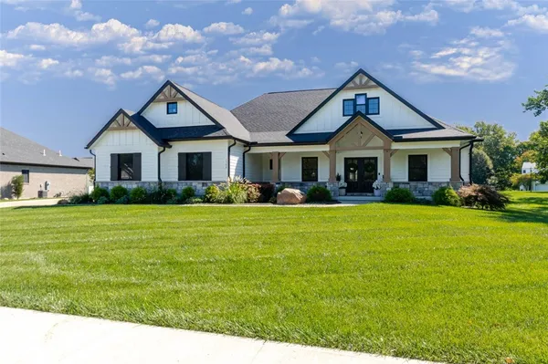 $824,900 | 1568 Creekwood Drive, Troy, OH 45373