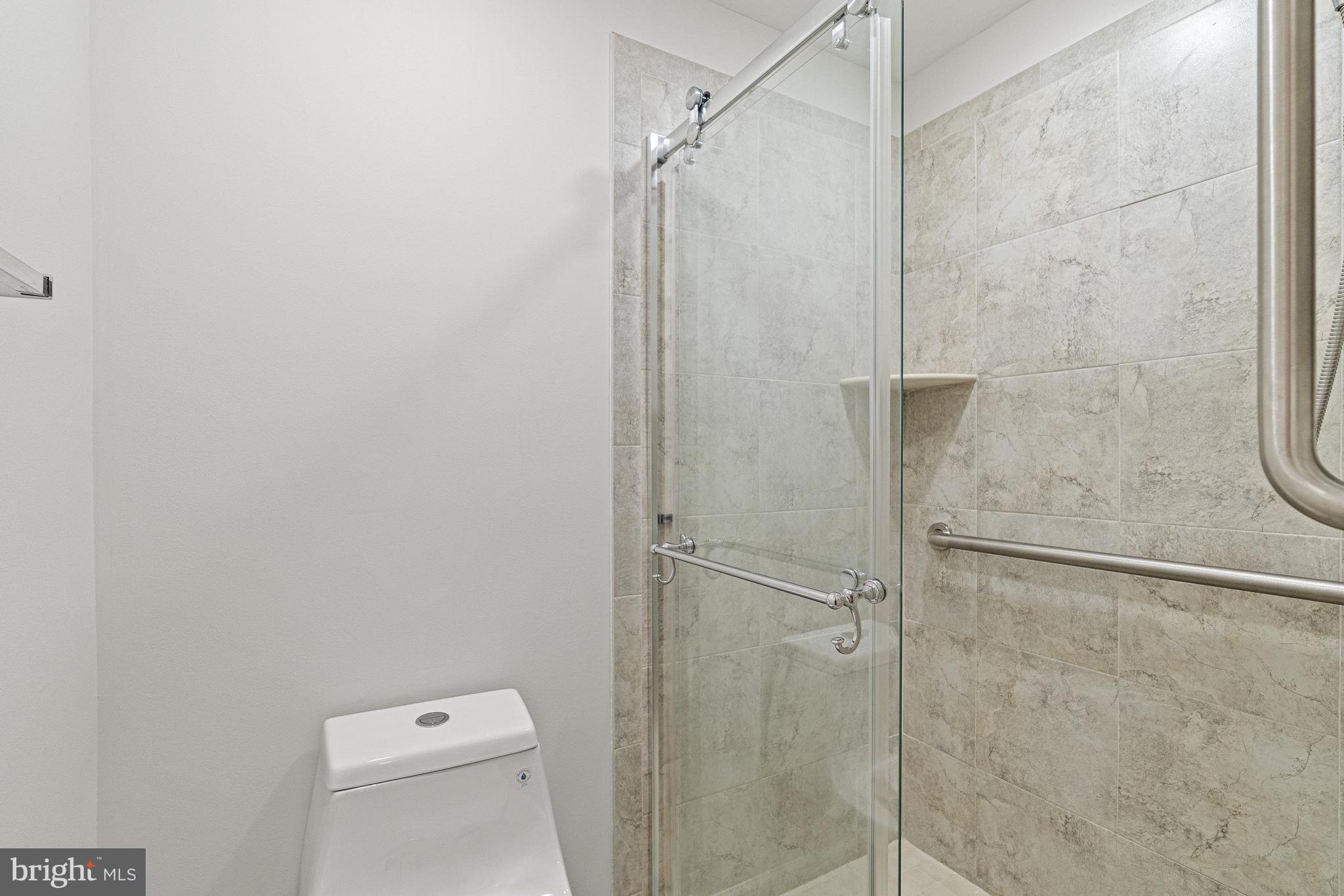 2341 Middle Creek Lane Reston, VA 20191 - Photo 17 of 23 Primary Bathroom