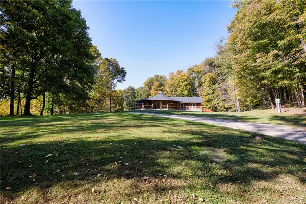 $850,000 | 568 Oak Summit Road, Millbrook, NY 12545