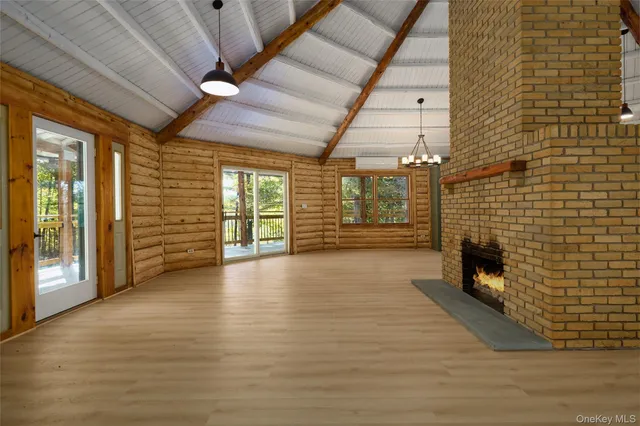 $875,000 | 568 Oak Summit Road, Millbrook, NY 12545