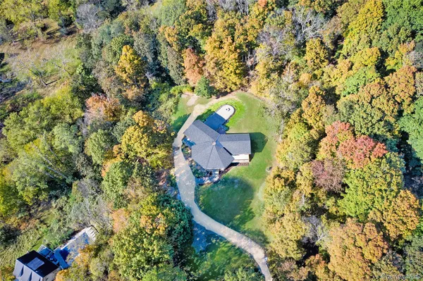 $850,000 | 568 Oak Summit Road, Millbrook, NY 12545
